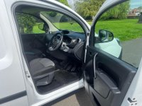 NISSAN NV250