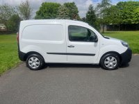 NISSAN NV250