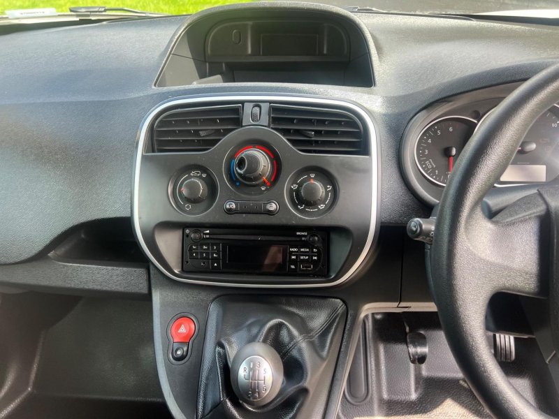 NISSAN NV250