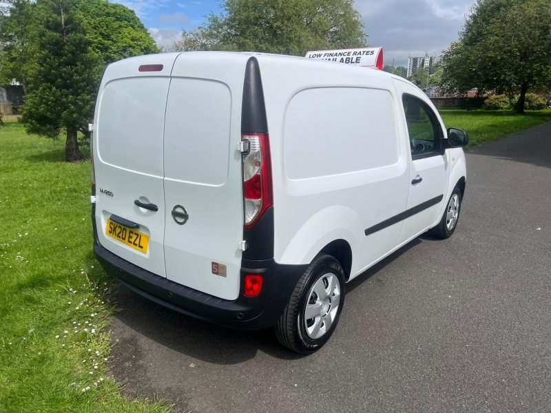 NISSAN NV250
