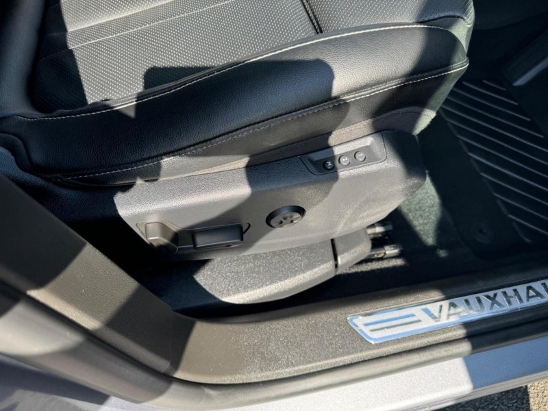 VAUXHALL GRANDLAND X