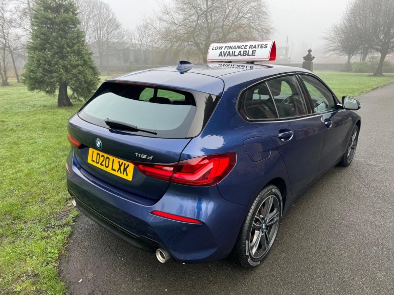BMW 1 SERIES