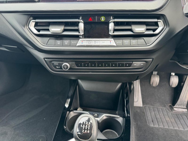 BMW 1 SERIES