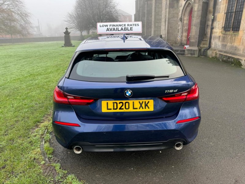 BMW 1 SERIES
