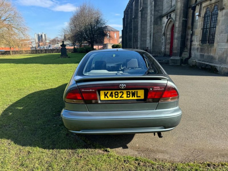 TOYOTA COROLLA
